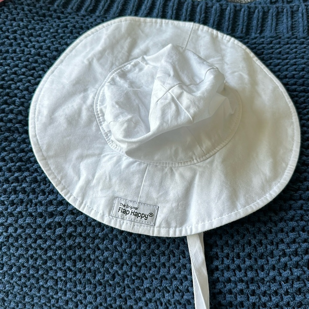 XS Flap Happy Infant sun hat